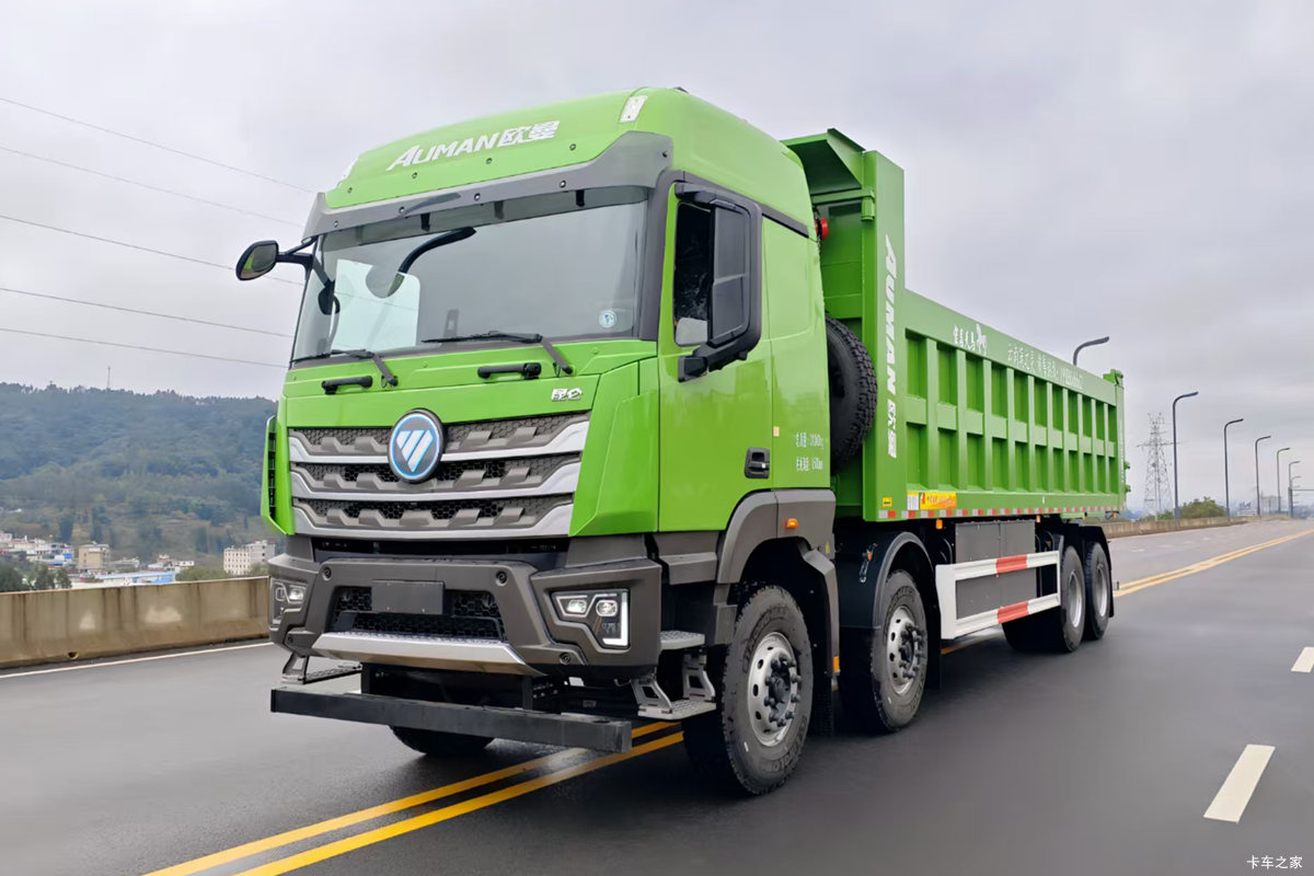 欧曼昆仑 8X4 8.8米纯电动自卸车